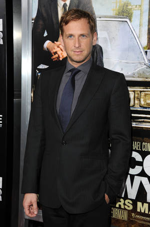 American Actor Josh Lucas At The Lincoln Lawyer Screening Wallpaper