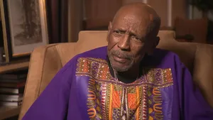 American Actor Louis Gossett Jr. Et Exclusive Interview Wallpaper