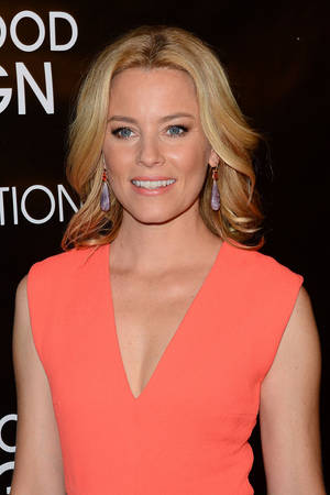 American Actress Elizabeth Banks Wallpaper