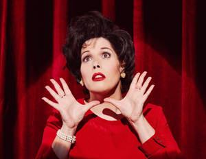 American Actress Judy Garland Performance Wallpaper