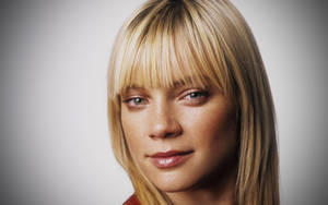 Amy Smart Model With Bangs Wallpaper