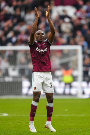 Angelo Ogbonna West Ham United Applause Wallpaper