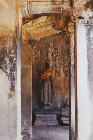 Angkor Wat Ruins Interior Phone Wallpaper