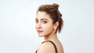 Anushka Sharma Natural Look Wallpaper