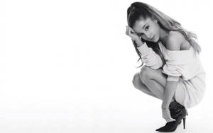 Ariana Grande Squat Sitting Pose Hd Wallpaper