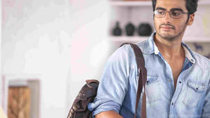 Arjun Kapoor Wearing Eyeglasses Wallpaper