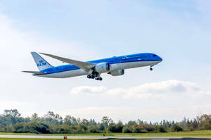 Astonishing Dreamliner Klm Airbus Wallpaper