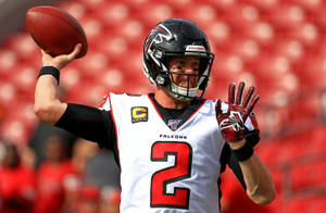 Atlanta Falcons Matt Ryan Hands Up Wallpaper