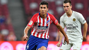 Atletico Madrid Rodri Against Fly Emirates Wallpaper