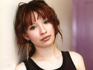 Australian Actress And Singer Emily Browning Wallpaper