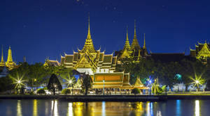 Bangkok's Palace And River Wallpaper