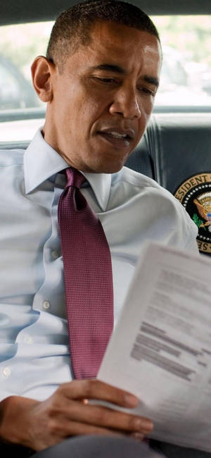Barack Obama Deep Reading Wallpaper