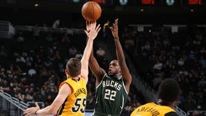 Basketball Star Khris Middleton Wallpaper