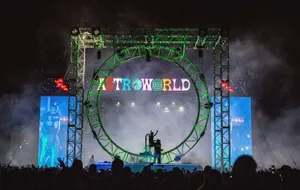 Be Part Of The Extraordinary Performance Of Travis Scott’s Concert. Wallpaper