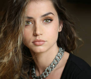 Beautiful Face Ana De Armas Wallpaper