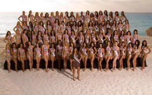 Beauty Queens In Bikini Wallpaper