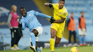 Benjamin Mendy Racing With Opponent Wallpaper