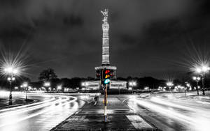 Berlin Black & White Victory Column Wallpaper