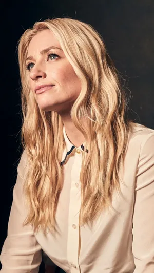 Beth Behrs 2019 Winter Tca Wallpaper