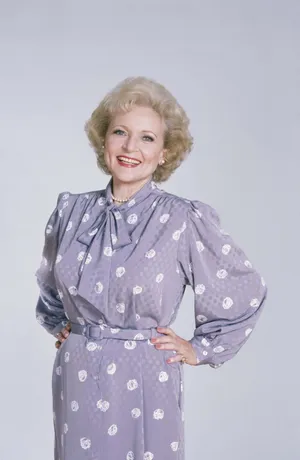 Betty White As Rose Nylund Wallpaper