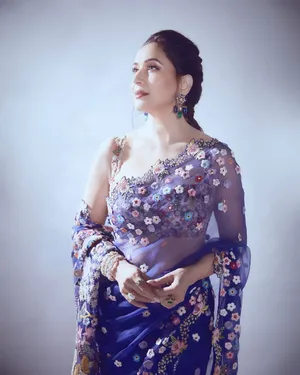 Bhojpuri Actress With Violet Floral Saree Wallpaper