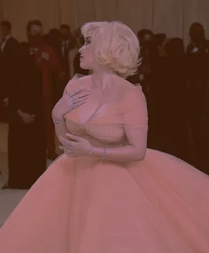 Billie Eilish At The Met Gala Wallpaper