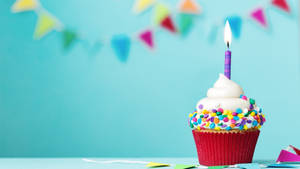 Birthday Cupcake Full Screen Desktop Wallpaper