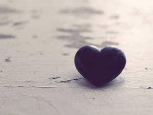 Black And White Heart Bead Wallpaper