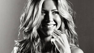 Black And White Jennifer Aniston Smile Wallpaper