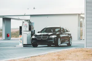 Black Bmw 5 Wallpaper