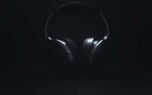 Black Headphones Dark Background Wallpaper