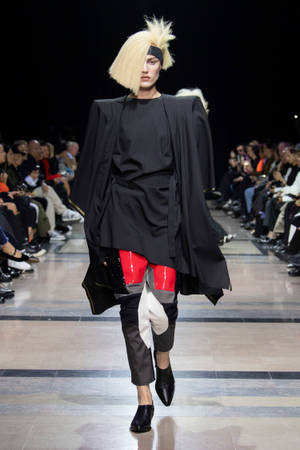 Black Outfit From Comme Des Garçons Wallpaper