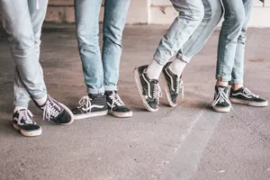 Black Vans Old Skool Photoshoot Wallpaper