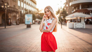 Blonde Woman Street Photography Wallpaper