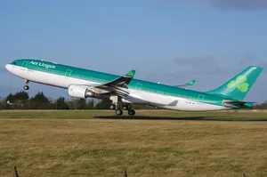 Boarding Aer Lingus Airplane Wallpaper