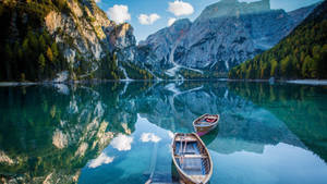 Boat In Lake Blue Color Hd Wallpaper