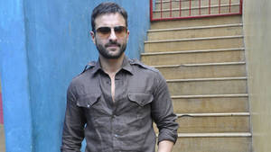 Bollywood Action Star Saif Ali Khan Wallpaper