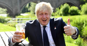 Boris Johnson Thumbs Up Wallpaper