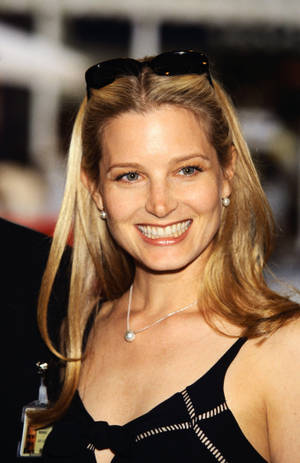 Bridget Fonda Hollywood Celebrity Smile Wallpaper