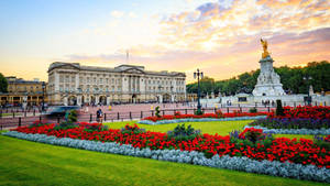 Bright Red Buckingham Palace Wallpaper