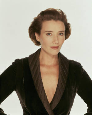 British Actress Emma Thompson Wallpaper