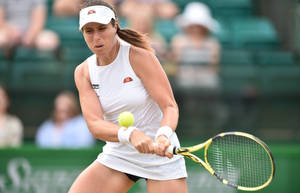 British Tennis Champion Johanna Konta In Ellesse Dress Wallpaper