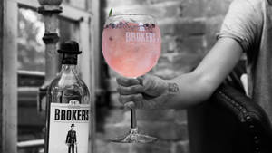 Brokers Gin Tonic Cocktail Wallpaper