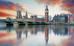 Buckingham Palace Clouds Wallpaper