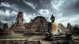 Buddha Statue In Ayutthaya Wallpaper