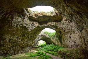 Bulgaria Devetashka Cave Wallpaper