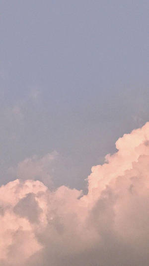 Calm Aesthetic Sky Of Clouds Wallpaper