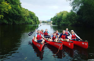 Canoeing Tourist In Group Selfie Wallpaper