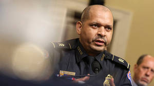 Capitol Police Officer Resign Of Trauma In Riot Wallpaper