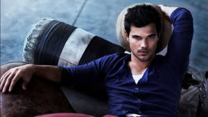 Caption: Hollywood Star - Taylor Lautner In A Stylish Attire Wallpaper